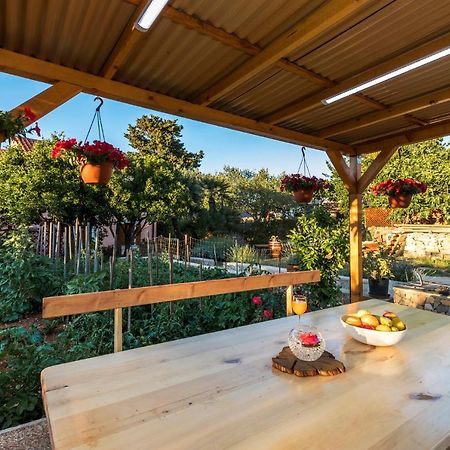 Vacation House Orange Veli Losinj Exterior photo