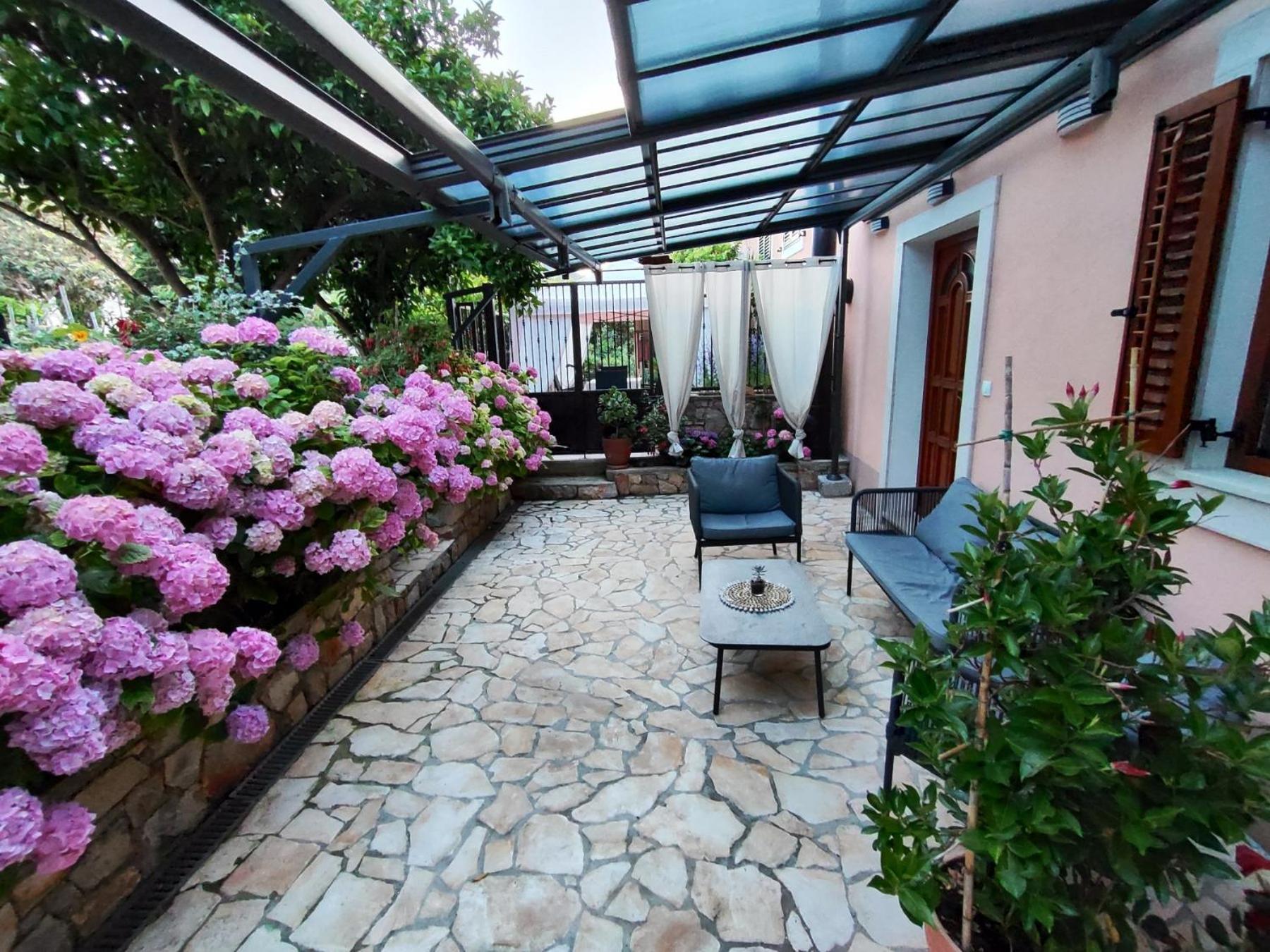 Vacation House Orange Veli Losinj Exterior photo