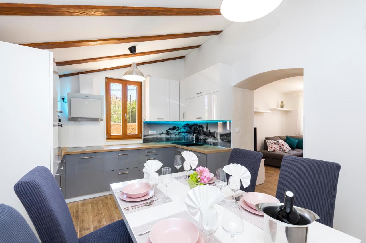 Vacation House Orange Veli Losinj Exterior photo