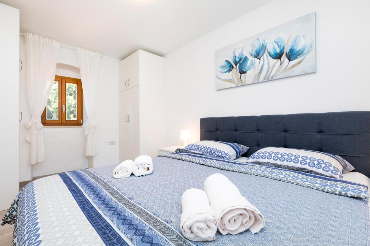 Vacation House Orange Veli Losinj Exterior photo