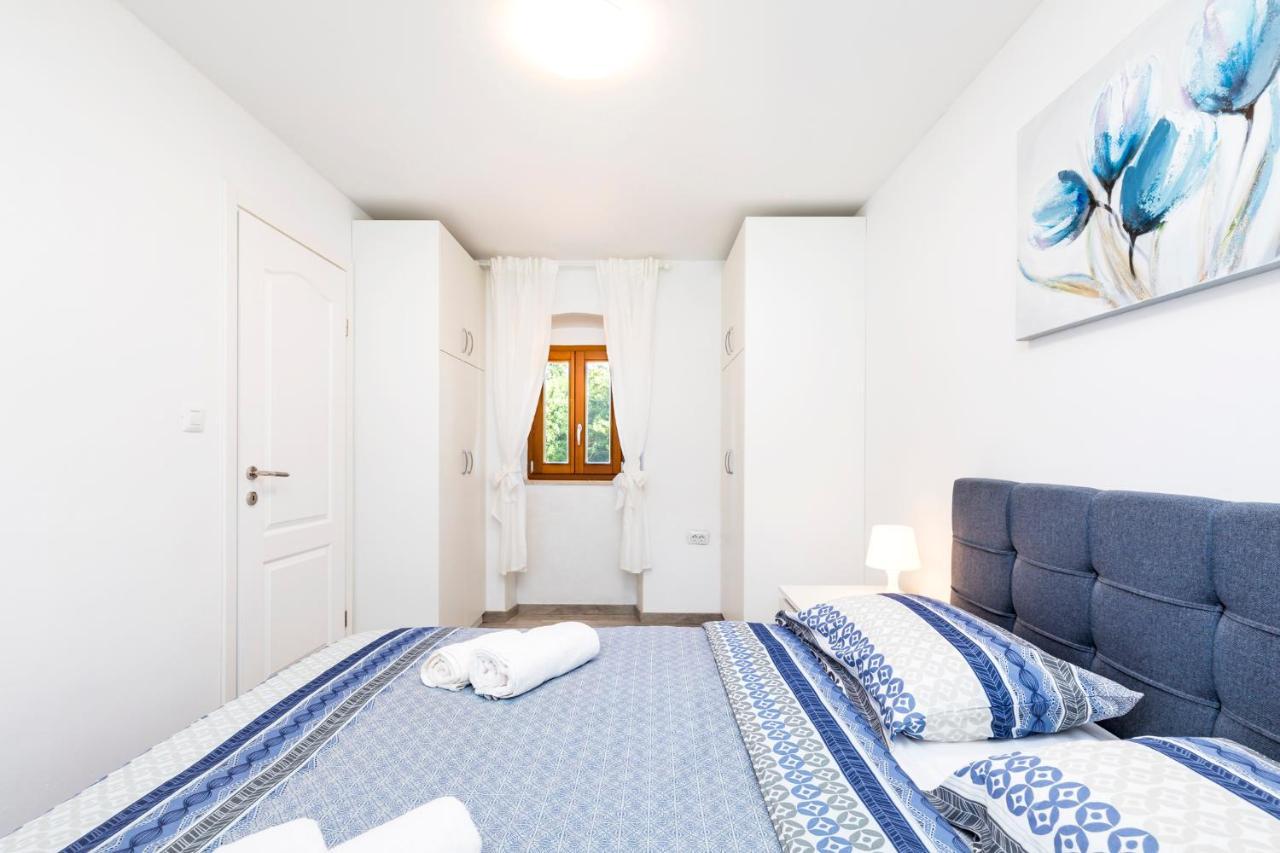 Vacation House Orange Veli Losinj Exterior photo