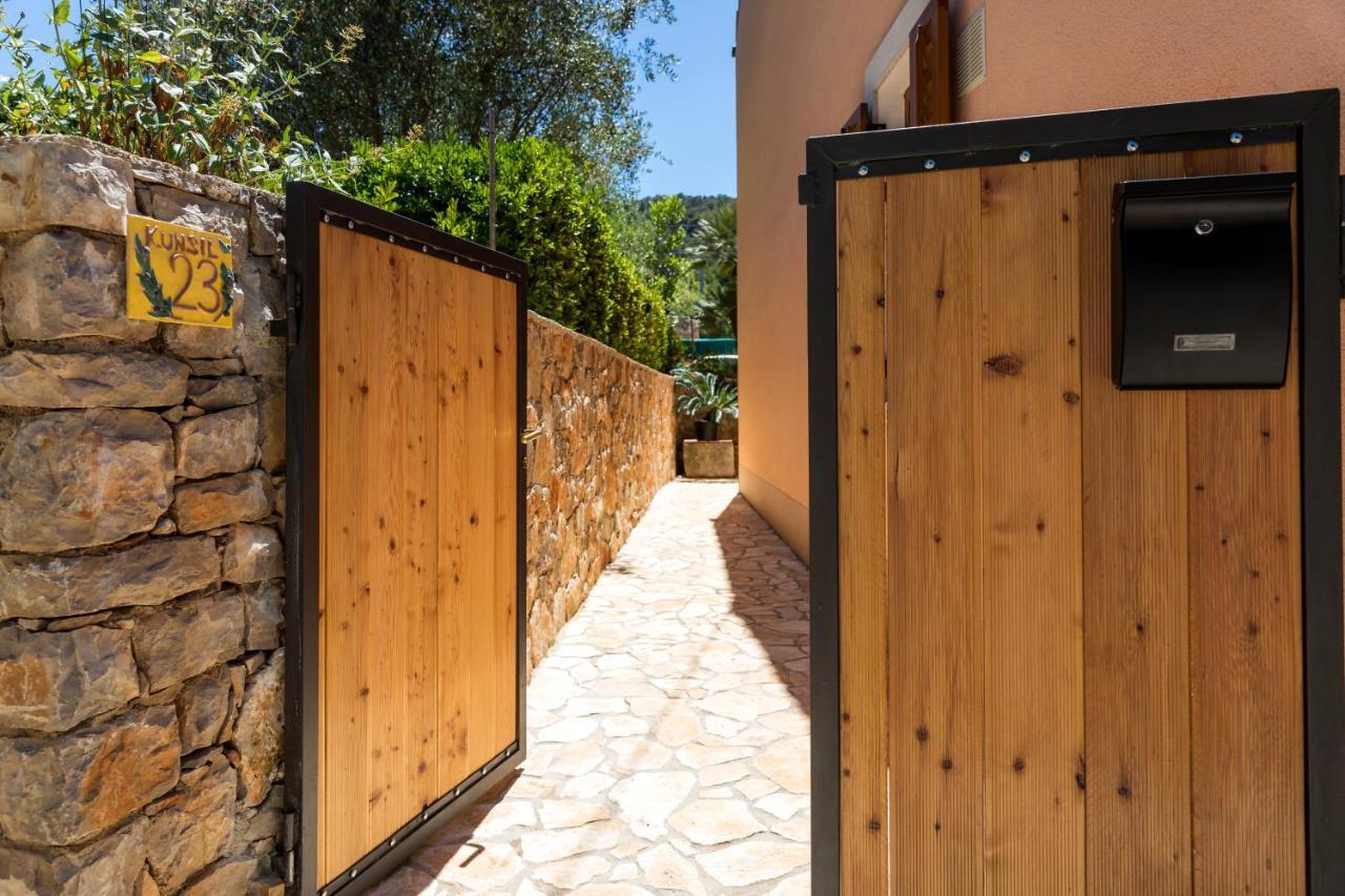 Vacation House Orange Veli Losinj Exterior photo