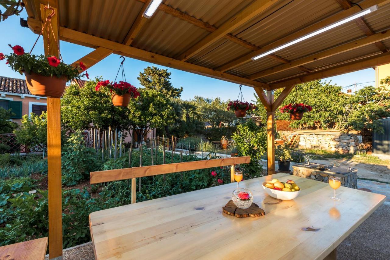 Vacation House Orange Veli Losinj Exterior photo